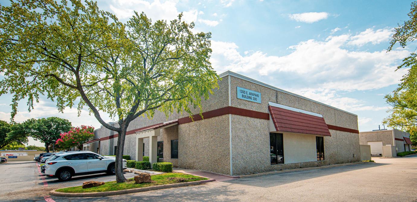 1,960 SF Industrial Space in Richardson, TX Photo